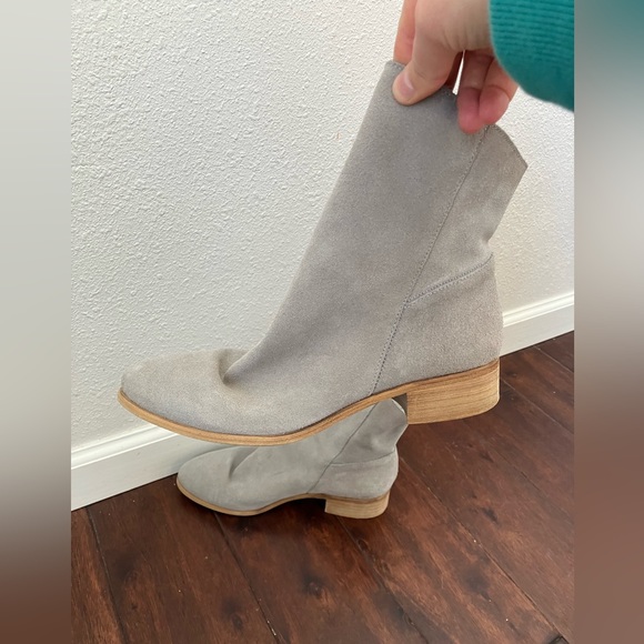 Walter Bauer Gray Suede Boots - Picture 2 of 8